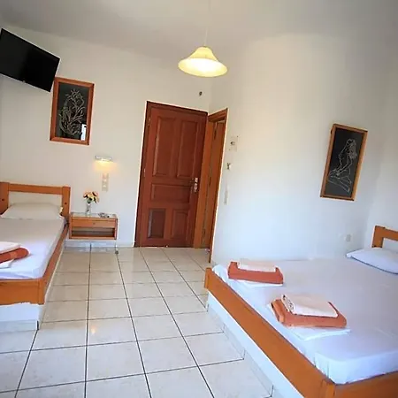 Zoe's Place 2* Chora de Ios