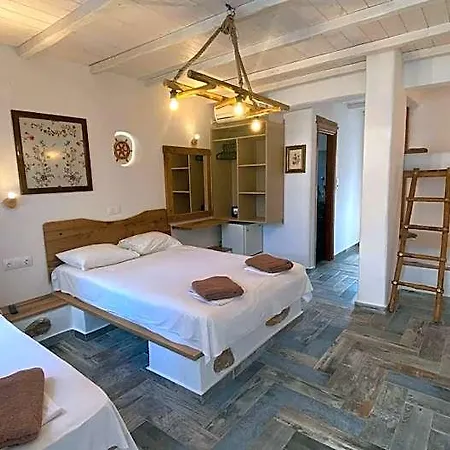 Zoe's Place Hotel